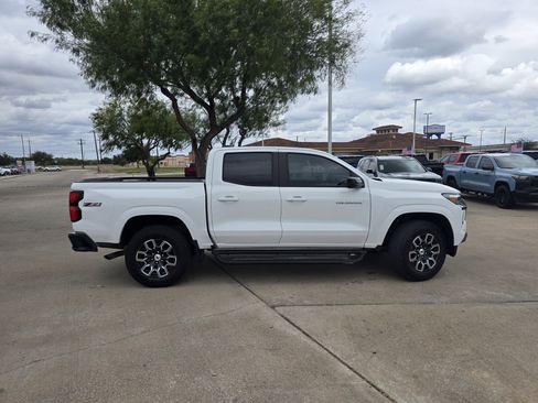 Used 2024 Chevrolet Colorado Z71 w/ Z71 Convenience Package 2 image 2