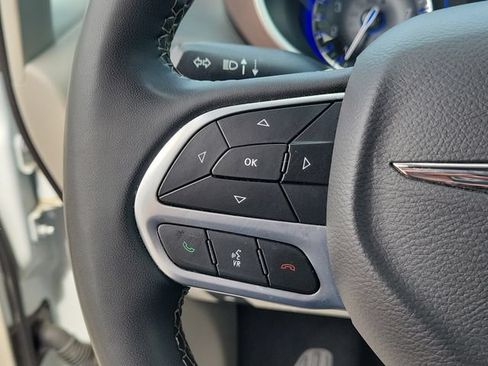 Used 2023 Chrysler Voyager LX FWD image 35