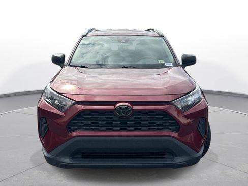 Used 2019 Toyota RAV4 LE FWD image 3