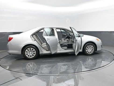 Used 2012 Toyota Camry LE image 26