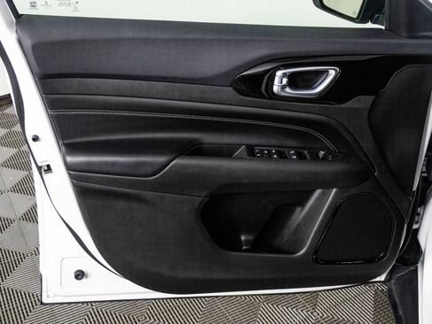 Used 2022 Jeep Compass Altitude w/ Convenience Group image 35