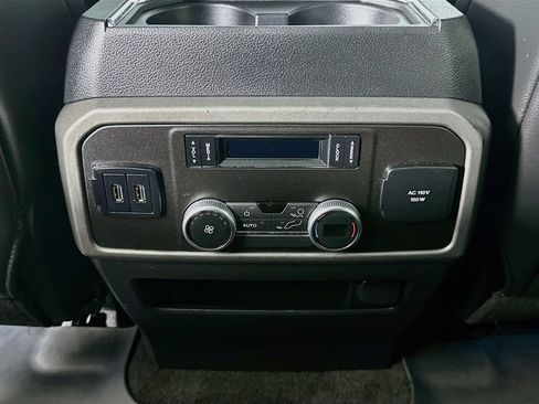 Used 2018 Ford Expedition XLT w/ Equipment Group 202A AWD/4WD image 22