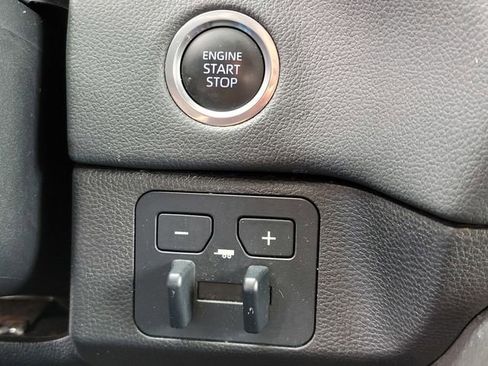 Used 2024 Toyota Tundra Limited AWD/4WD image 26
