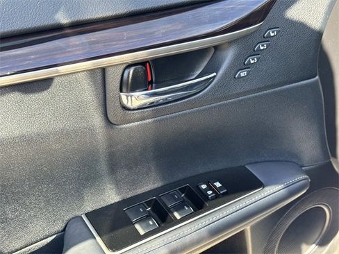 Used 2018 Lexus ES 350 w/ Premier Package image 18