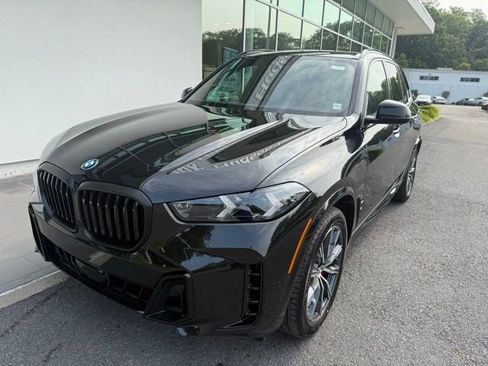 Used 2026 BMW X5 xDrive50e image 3