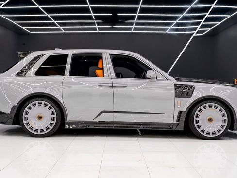 Used 2026 Rolls-Royce Cullinan AWD/4WD image 19