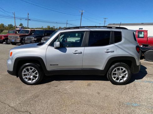 Used 2021 Jeep Renegade Latitude w/ Convenience Group image 3