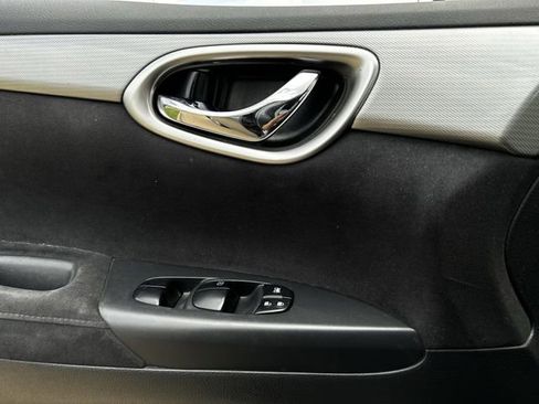 Used 2015 Nissan Sentra SR FWD image 26