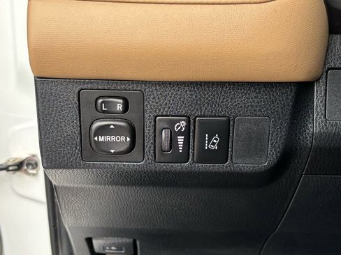 Used 2018 Toyota RAV4 XLE w/ Convenience Package image 27