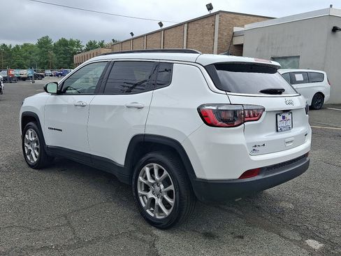 Used 2023 Jeep Compass Latitude AWD/4WD image 5