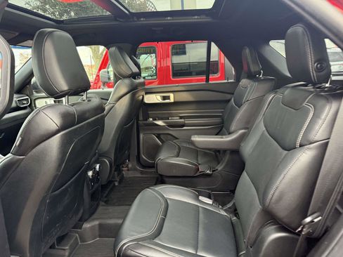 Used 2020 Ford Explorer ST w/ Premium Technology Package image 9