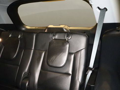 Used 2024 Ford Explorer XLT w/ Equipment Group 202A image 17