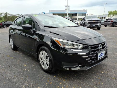 Used 2025 Nissan Versa S w/ Trunk Package FWD image 1