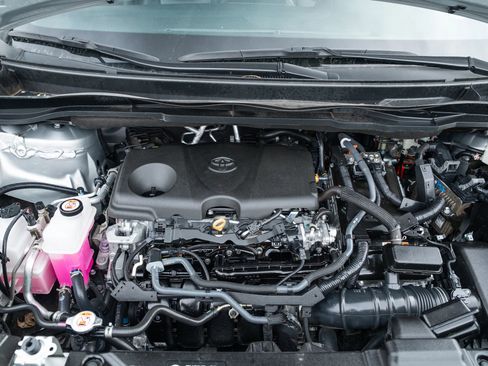 Used 2023 Toyota Sienna XSE FWD image 9