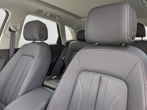 Used 2021 Audi Q5 2.0T Premium w/ Convenience Package AWD/4WD image 18