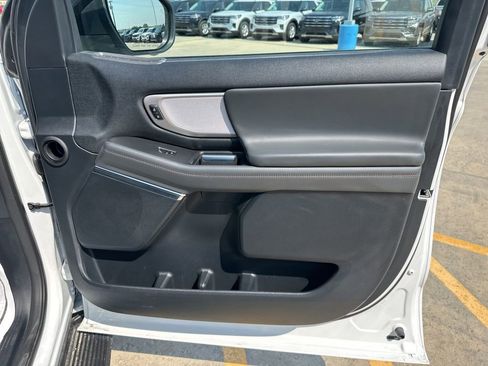Used 2025 Ford Expedition Active AWD/4WD image 34