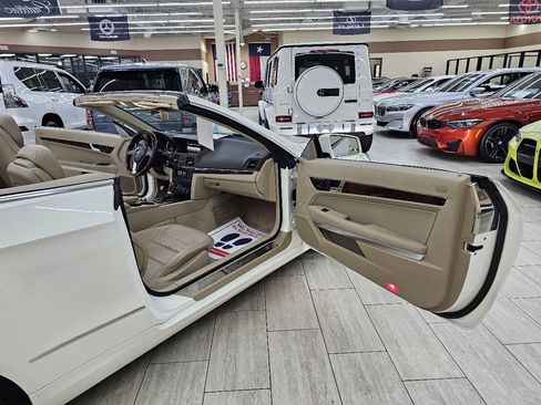 Used 2013 Mercedes-Benz E 350 Cabriolet w/ Premium 2 Pkg image 16