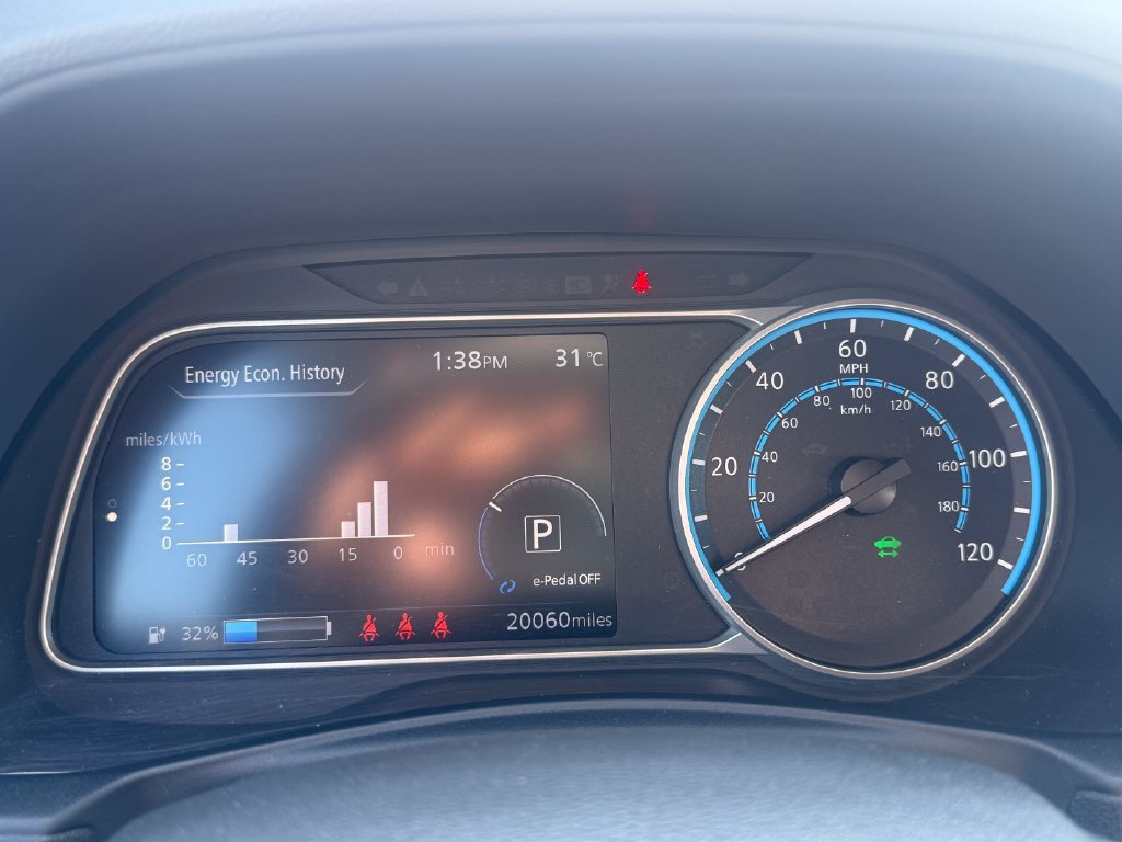 Used 2025 Nissan Leaf S FWD image 15
