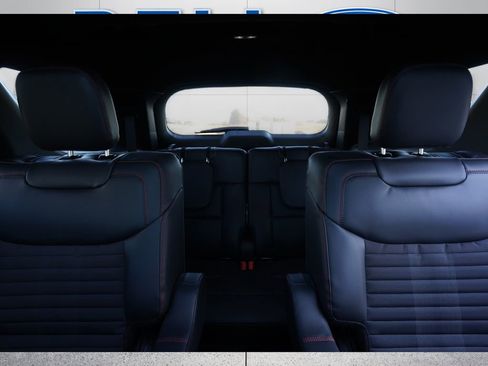 New 2026 Ford Explorer ST-Line w/ ST-Line Street Pack image 16