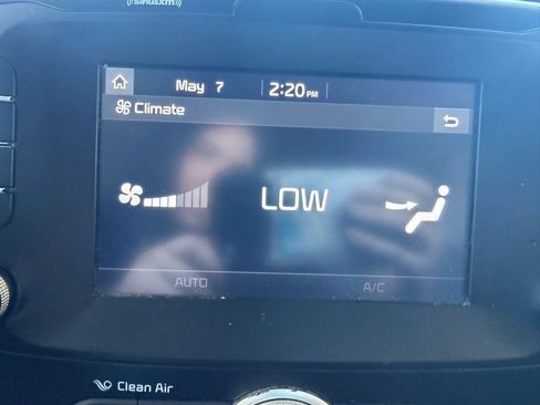Used 2018 Kia Soul + FWD image 35