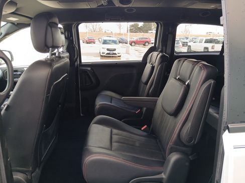 Used 2018 Dodge Grand Caravan GT image 8