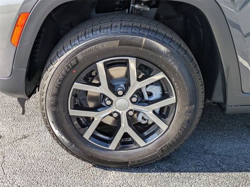 New 2025 Jeep Grand Cherokee Limited image 10