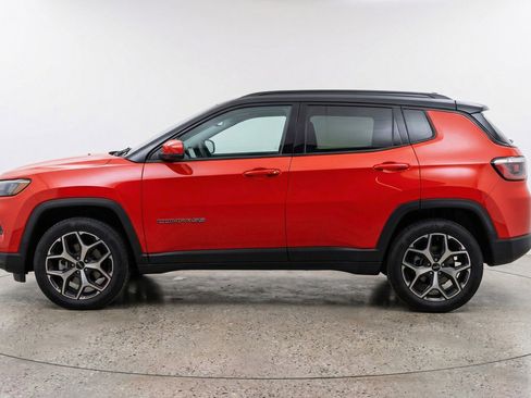 Used 2025 Jeep Compass Limited AWD/4WD image 5