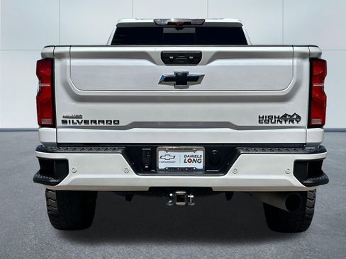 Used 2024 Chevrolet Silverado 3500 High Country w/ High Country Premium Package image 4
