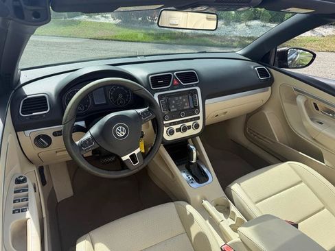 Used 2014 Volkswagen Eos Komfort FWD image 7