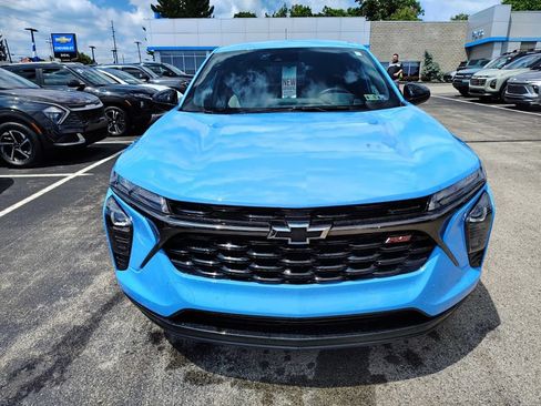 Certified 2024 Chevrolet Trax RS w/ Driver Confidence Package FWD image 2