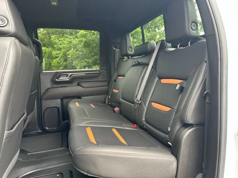 Used 2025 GMC Sierra 2500 AT4 w/ AT4 Premium Plus Package AWD/4WD image 42