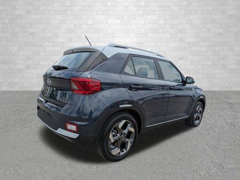 New 2026 Hyundai Venue SEL FWD image 2