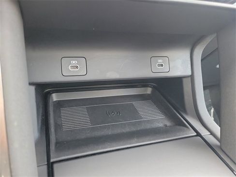 Used 2025 Land Rover Discovery Sport Dynamic SE image 32