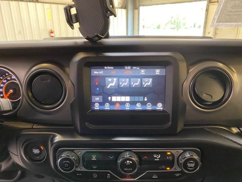 Used 2022 Jeep Gladiator Sport AWD/4WD image 39