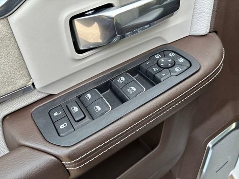 New 2026 RAM 2500 Laramie AWD/4WD image 12