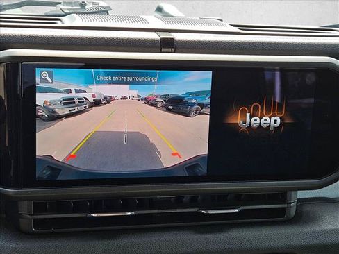 Used 2024 Jeep Gladiator Sport AWD/4WD image 13