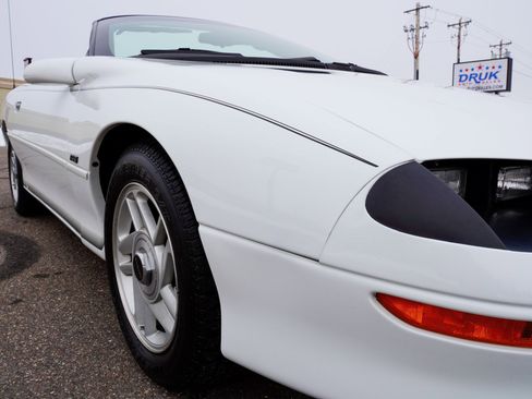 Used 1995 Chevrolet Camaro image 24