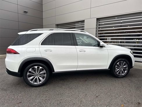 Used 2022 Mercedes-Benz GLE 350 4MATIC w/ Premium Package image 7