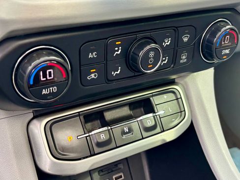 Used 2021 GMC Acadia SLT image 22