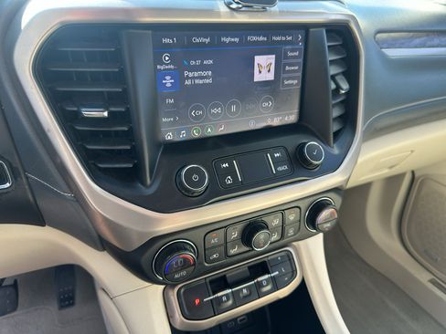 Used 2021 GMC Acadia Denali w/ Denali Technology Package FWD image 21