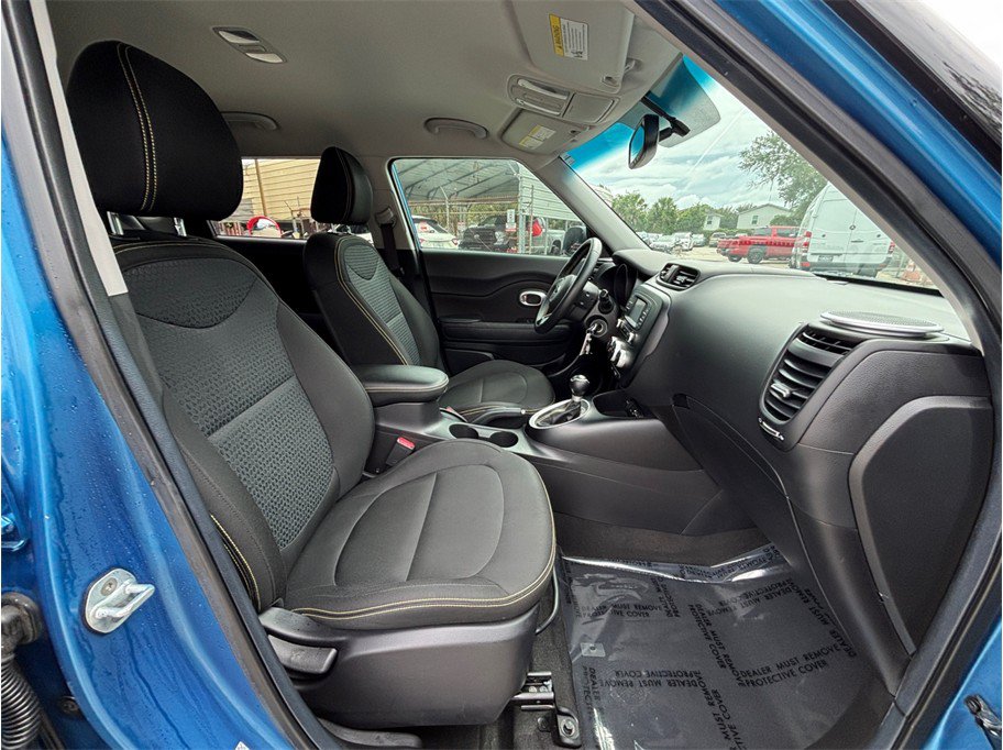 Used 2016 Kia Soul + w/ Designer's Package FWD image 29