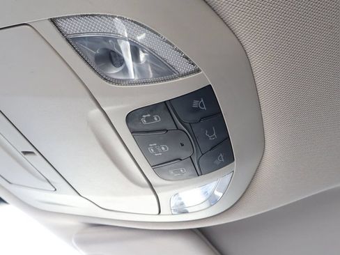 Used 2017 Chrysler Pacifica Touring-L Plus FWD image 27