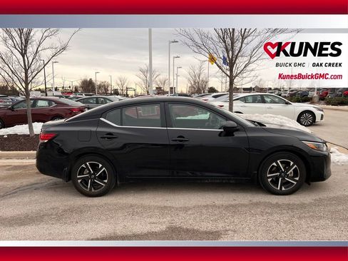 Used 2024 Nissan Sentra SV image 4