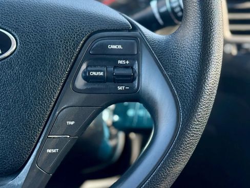 Used 2018 Kia Forte LX image 16