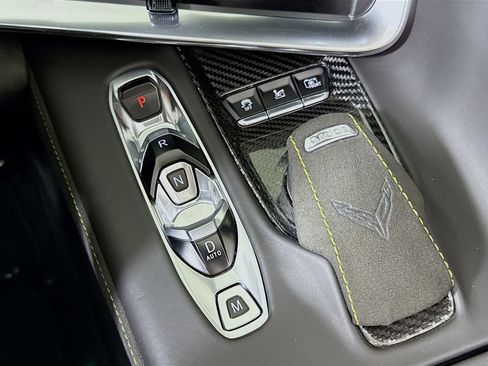 Used 2021 Chevrolet Corvette Stingray Premium Conv w/ Z51 Performance Package image 17