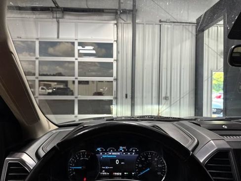 Used 2018 Ford Expedition Platinum RWD image 8