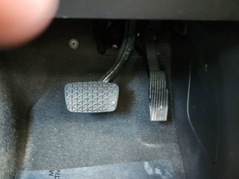 Certified 2023 GMC Terrain SLT image 33