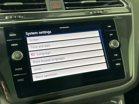 Used 2024 Volkswagen Tiguan SEL R-Line image 40