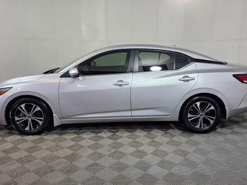 Used 2020 Nissan Sentra SV image 3