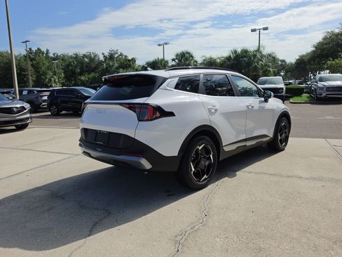 Certified 2026 Kia Sportage EX w/ EX Panorama Roof Package FWD image 8